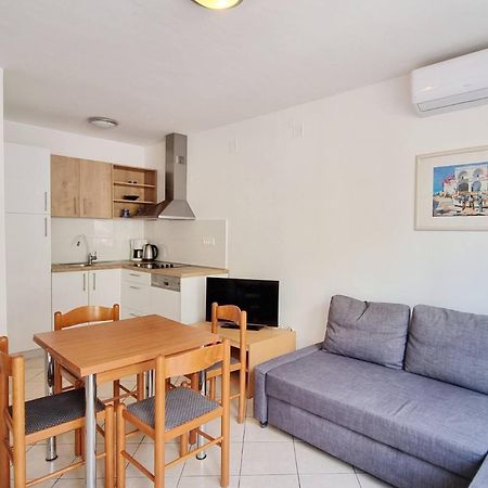 באסקה Apartments Lovincic מראה חיצוני תמונה