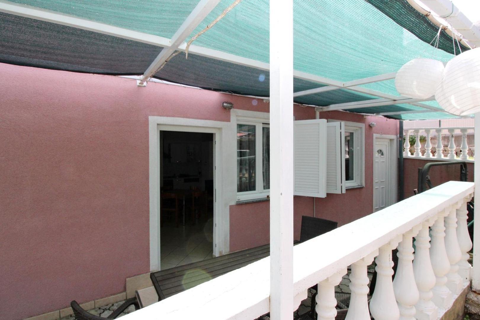באסקה Apartments Lovincic מראה חיצוני תמונה